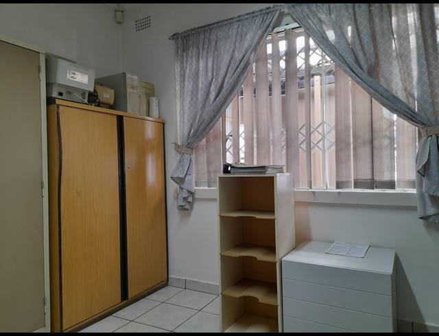 215M² BUILDING FOR SALE IN VANDERBIJLPARK CW 1